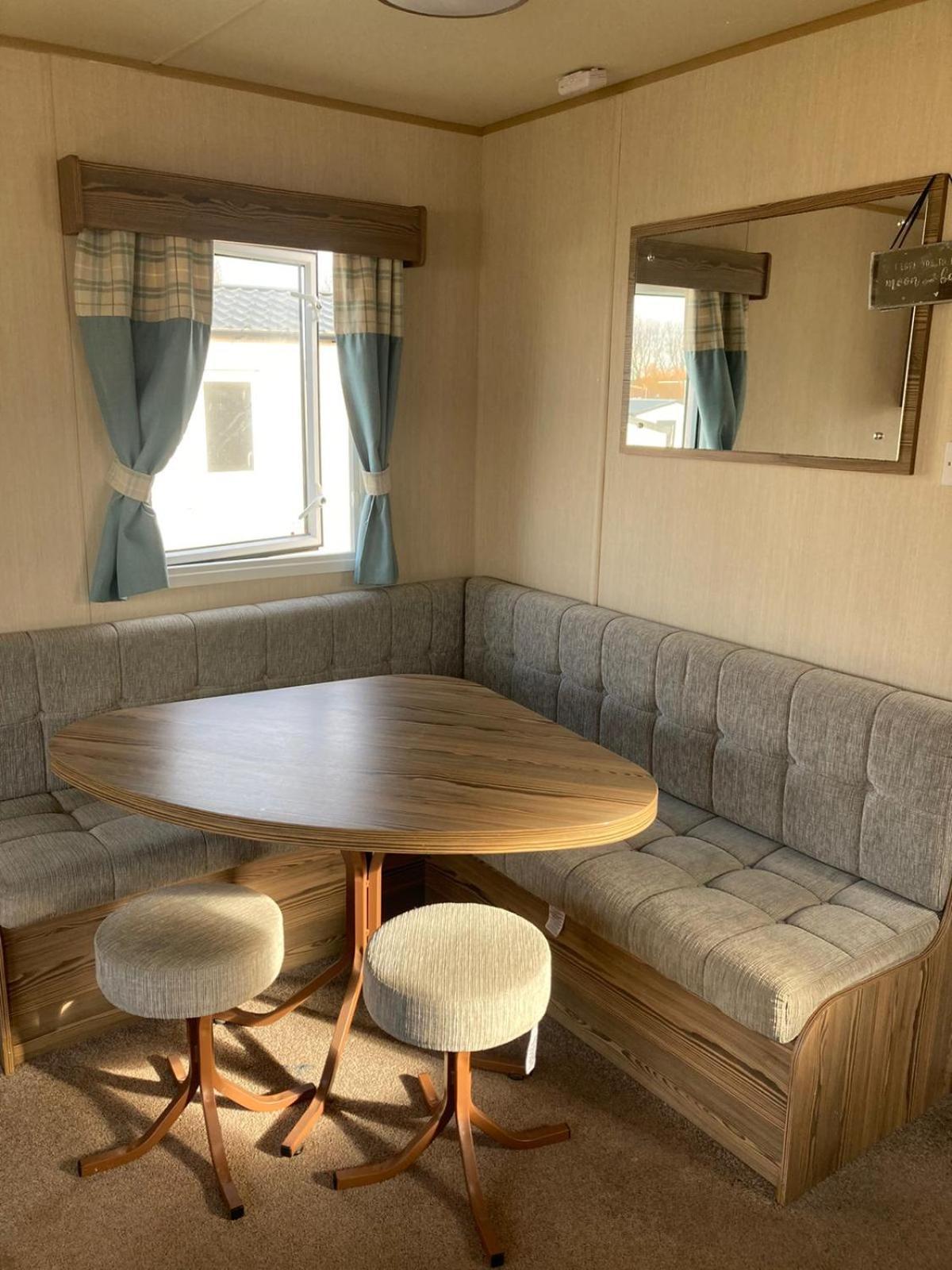 A Fully Equiped Caravan Marton Mere Haven