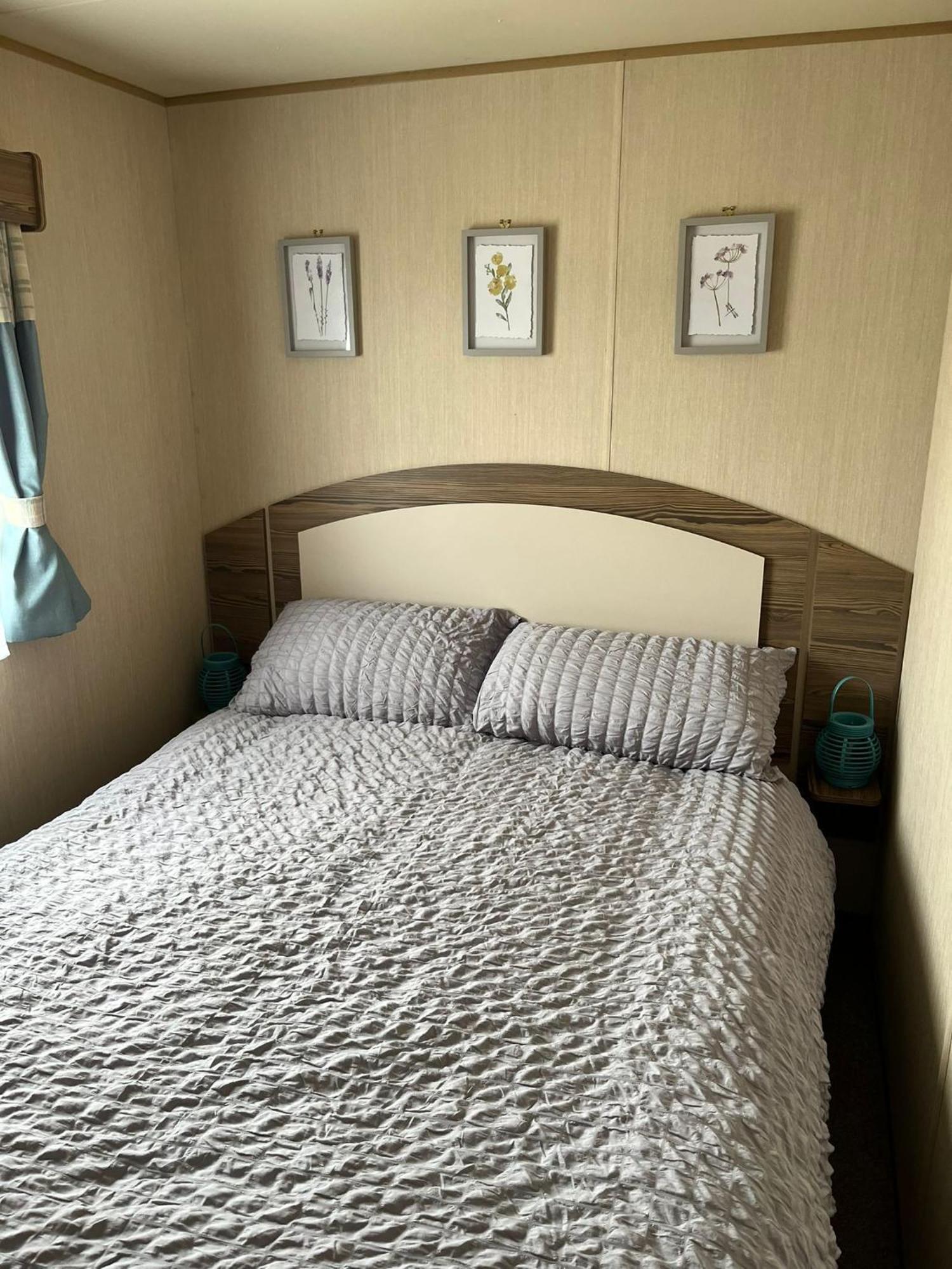 A Fully Equiped Caravan Marton Mere Haven Campsite *
